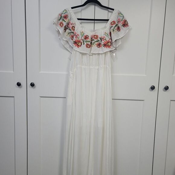Davi and Dani embroidered flowers off the shoulder maxi dress, 1X - Picture 12 of 13